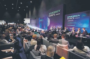 Branża energetyczna stawia na przyspieszenie dekarbonizacji