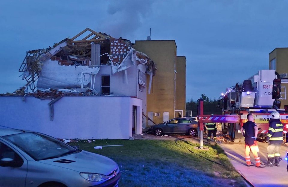 Zničená bytovka v Bielom Kostole.