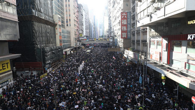 Hongkong: pierwszy prodemokratyczny marsz z pozwoleniem władz, policja w gotowości
