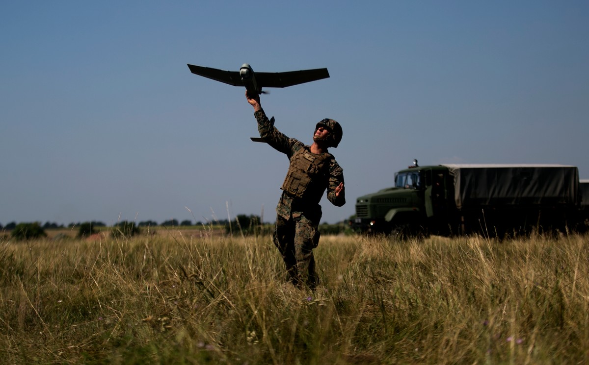W obliczu trzeciego roku wojny z Rosją, Ukraina stawia na rozbudowę swojej "koalicji dronów".