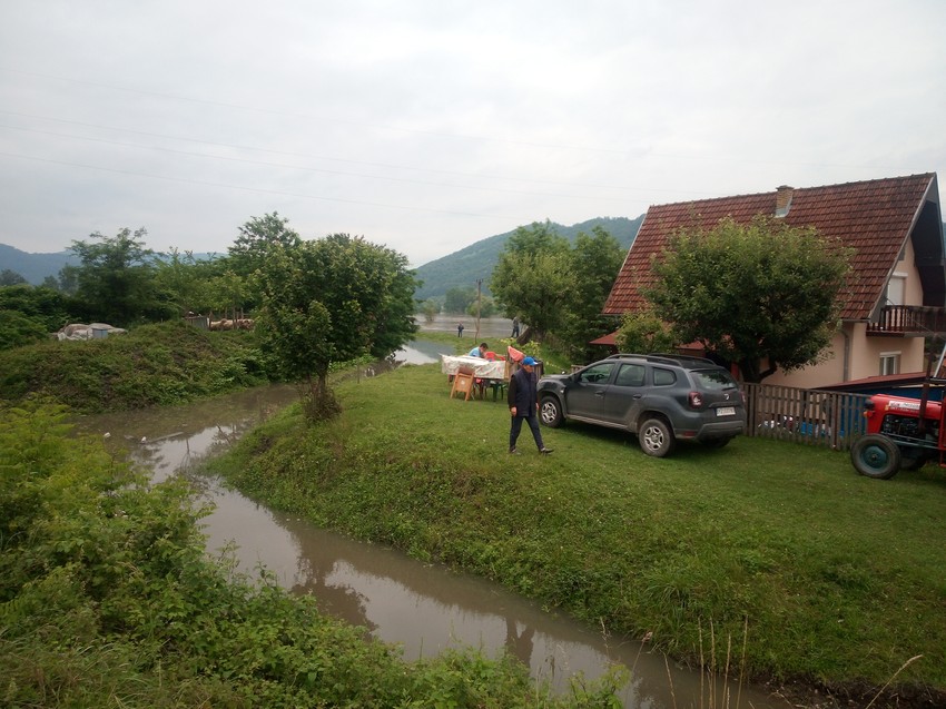Kuća Miljka Erića opkoljena vodom
