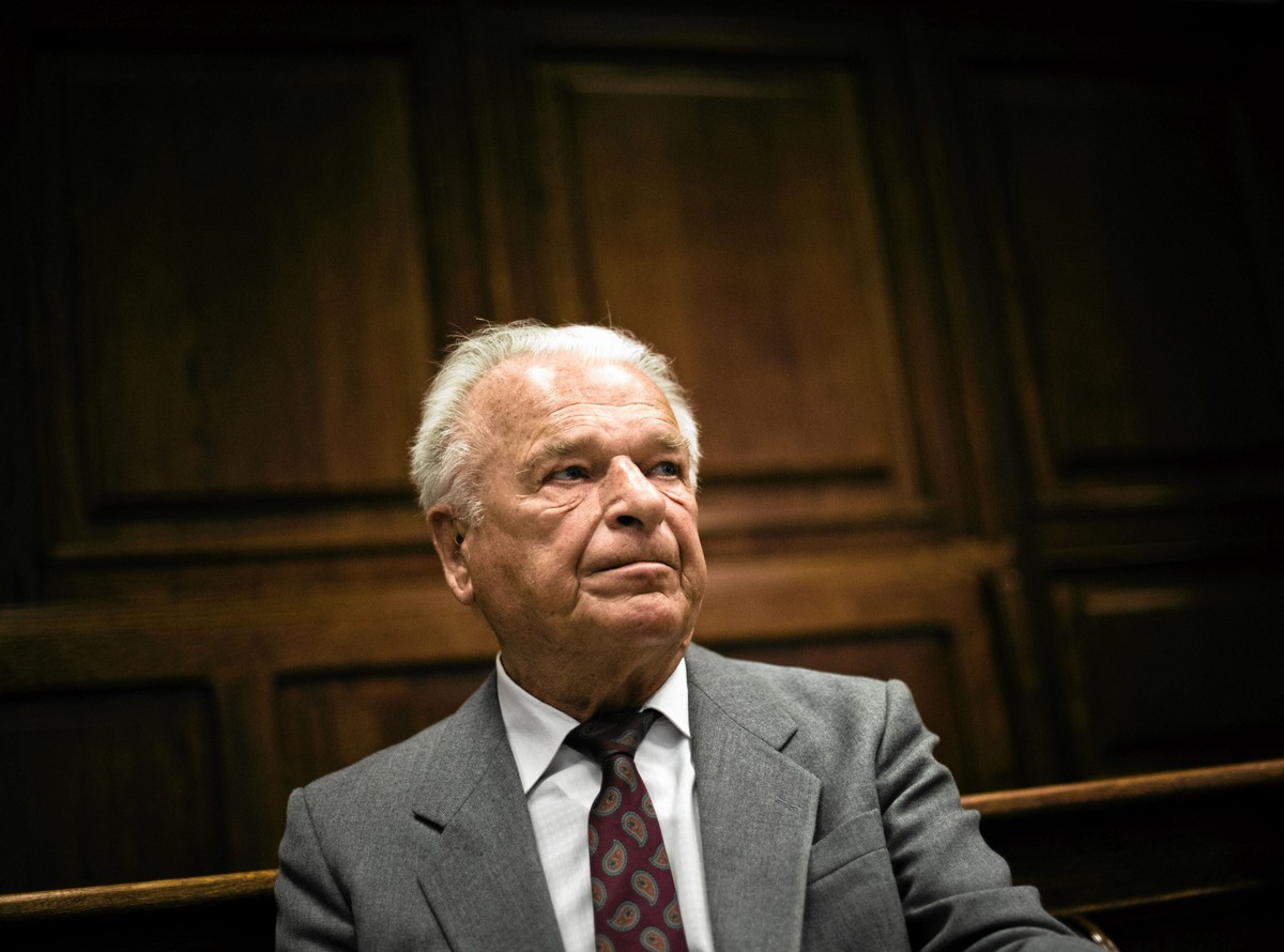 Generał Czesław Kiszczak przed sądem