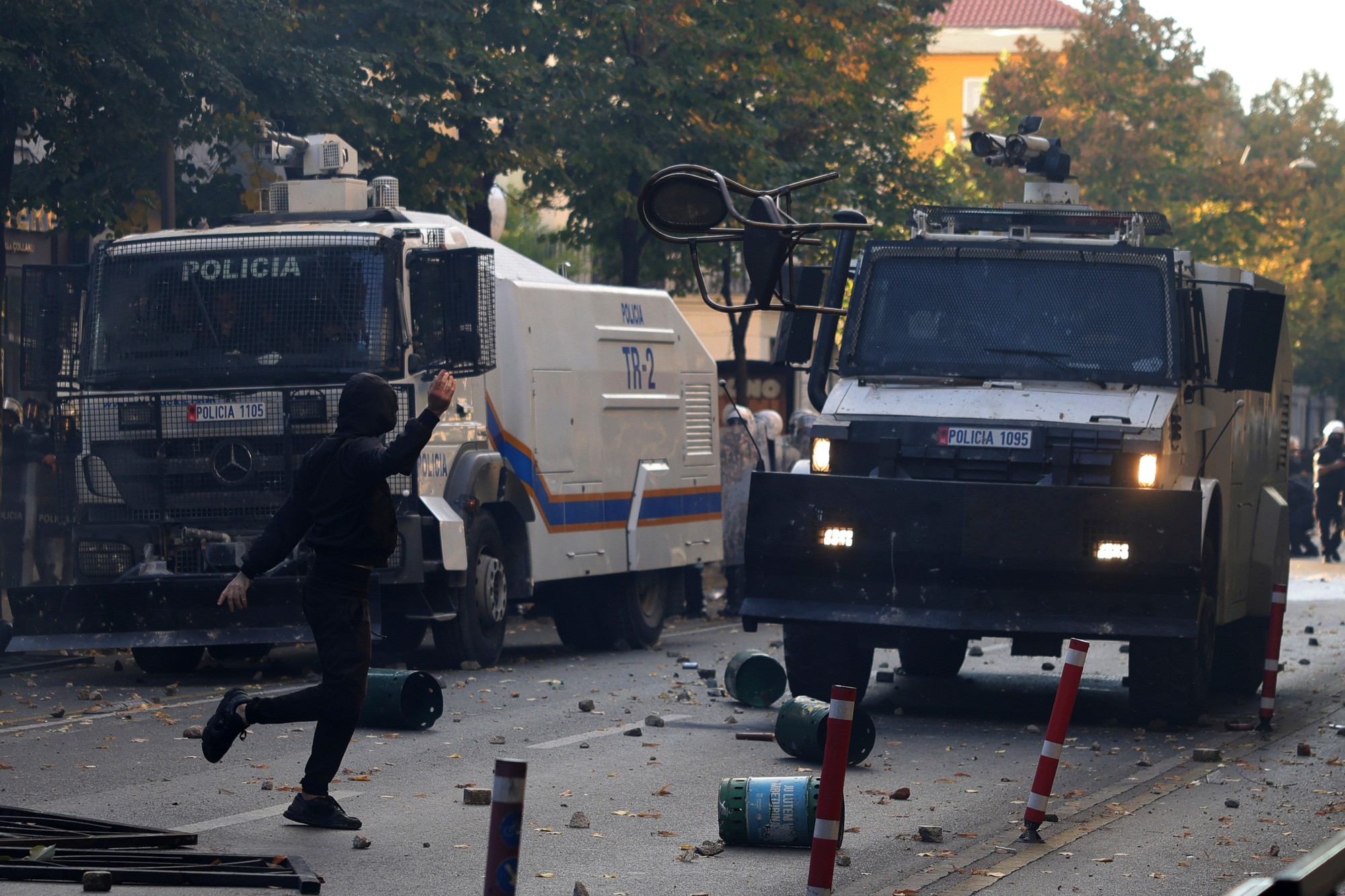 Študenti a aktivisti v Tirane vyšli do ulíc.