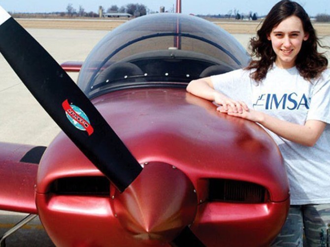 Novi Ajnštajn je devojčica od 14 godina: Sama sastavila ceo avion i letela njime