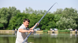 Hatalmas pontyot fogott Áder János: ismert emberek népszerűsítették a horgászatot – fotók