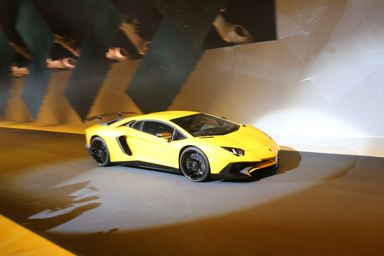 Lamborghini Aventador LP 750-4 SV 