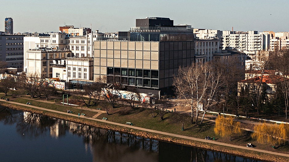 W Warszawie powstaje Muzeum Czekolady E.Wedel. Fasada budynku przypomina ogromną tabliczkę