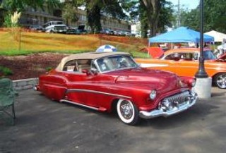 Szejkowie remontują swoje zabytkowe auta w Polsce