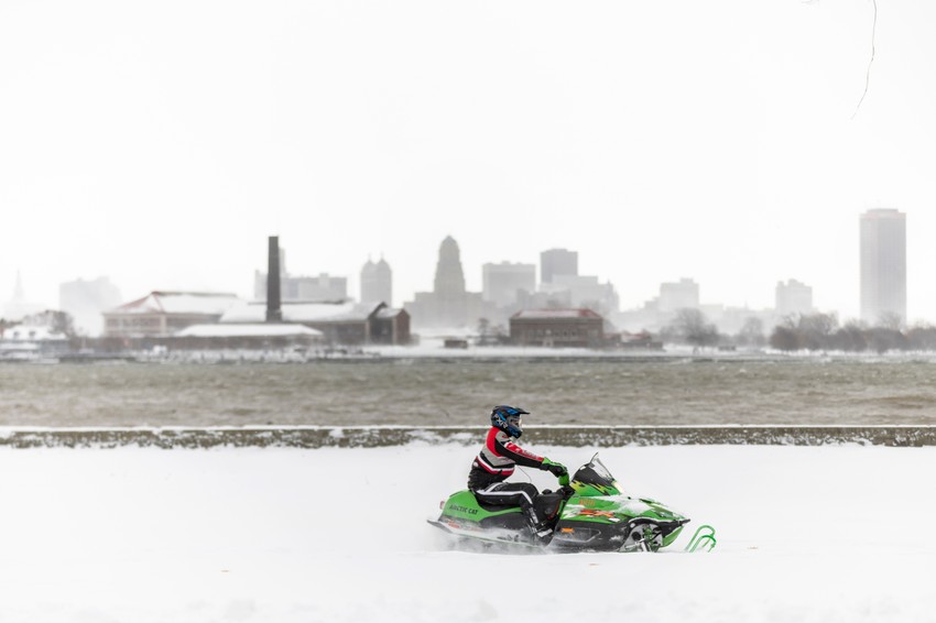 Bafalo pod snegom sa kanadske strane