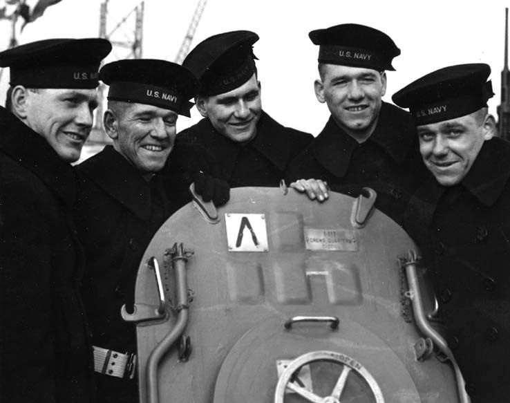 Bracia Sullivan na pokładzie USS Juneau. Od lewej Joseph, Francis, Albert, Madison i George