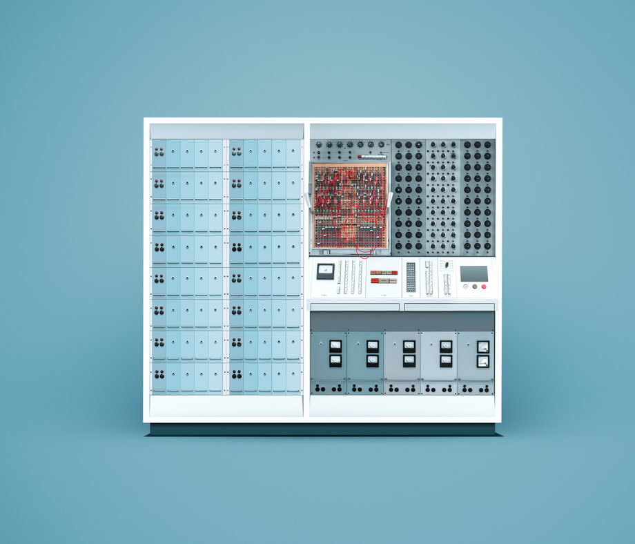 Endim 2000: The ENDIM 2000 analog computer was a tube­based design developed and manufactured in the former German Democratic Republic.