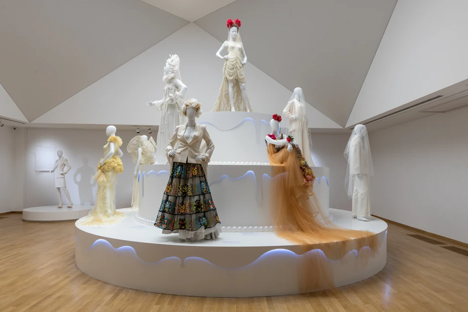 Izložba venčanica Žana Pola Gotjea