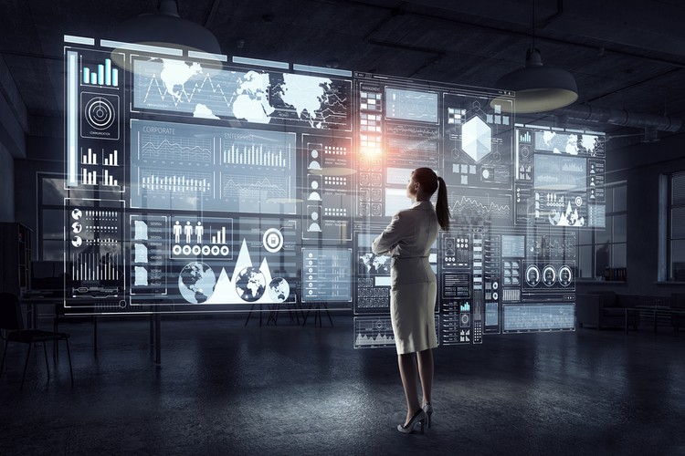 Projekty powinny polegać na realizacji inwestycji początkowych i poprzez wdrożenie własnych lub nabytych wyników prac B+R prowadzić do stworzenia produktów innowacyjnych przynajmniej na poziomie kraju. Powinny one być realizowane przez mikro, małych i średnich przedsiębiorców, należący od co najmniej sześciu miesięcy przed dniem złożenia wniosku o dofinansowanie do ponadregionalnego powiązania kooperacyjnego, które spełnia następujące warunki:
<br><br>
● należy do niego minimum pięciu przedsiębiorców;
<br><br>
● przedsiębiorcy należący do powiązania działają w pokrewnych sektorach, tj. prowadząc działalność gospodarczą, współpracują ze sobą w procesie tworzenia produktów (wyrobów lub usług) o komplementarnym charakterze;
<br><br>
● działalność powiązana koordynowana jest przez podmiot zarządzający, który ma siedzibę na terytorium Rzeczypospolitej Polskiej;
<br><br>
● w skład ponadregionalnego powiązania kooperacyjnego wchodzą członkowie z co najmniej dwóch województw, w tym przynajmniej jednego z terenu Polski Wschodniej;
<br><br>
● na dzień złożenia wniosku o dofinansowanie ponadregionalne powiązanie kooperacyjne funkcjonuje od co najmniej 12 miesięcy.
<br><br>
Nabór wniosków o ten rodzaj dofinansowania właśnie trwa – termin ich przyjmowania upłynie 31 lipca 2017 r. Instytucją odpowiedzialną za udzielanie wsparcia jest Polska Agencja Rozwoju Przedsiębiorczości.