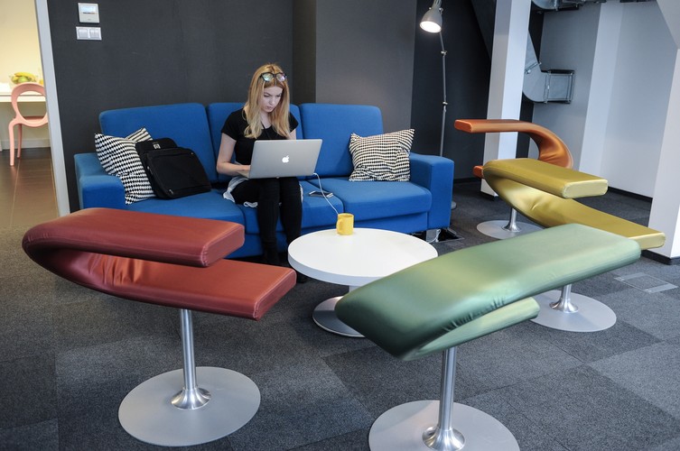 Pierwszy tego typu Campus powstał trzy lata temu w Londynie. Kolejne były otwierane w Tel Awiwie, Seulu i Madrycie. W przyszłym roku szósty zostanie otworzony w Sao Paulo. Campus Warsaw jest pierwszą placówką Google'a w Europie Środkowo-Wschodniej. <br><br>fot. (zuz) PAP/Marcin Obara