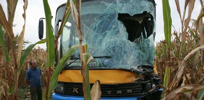 TIR zderzył się z autobusem. Są ranni