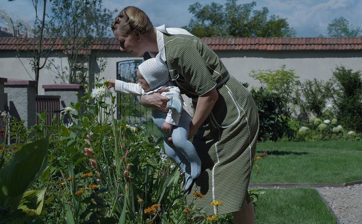 Sandra Hüller jako Hedwig Höss w filmie "Strefa interesów"