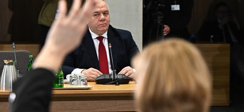 Kto podjął decyzję? Kto podpisał umowę? Sasin przed komisją śledczą ds. "wyborów kopertowych"