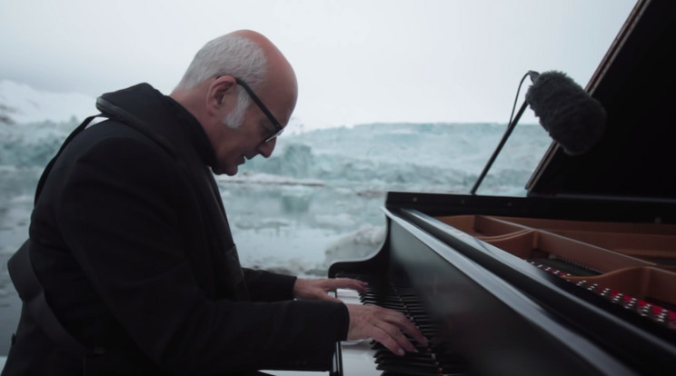 Ludovico Einaudi a zongora mögött /Fotó: YouTube