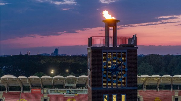 Znicz na Stadionie Olimpijskim zapłonął po 90 latach
