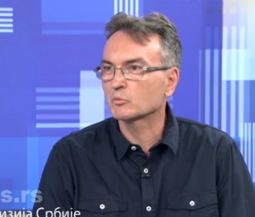 Beogradski učitelj u đačke knjižice ostavlja pisamca, njegove poruke bude nadu da dobro u čoveku i da[]