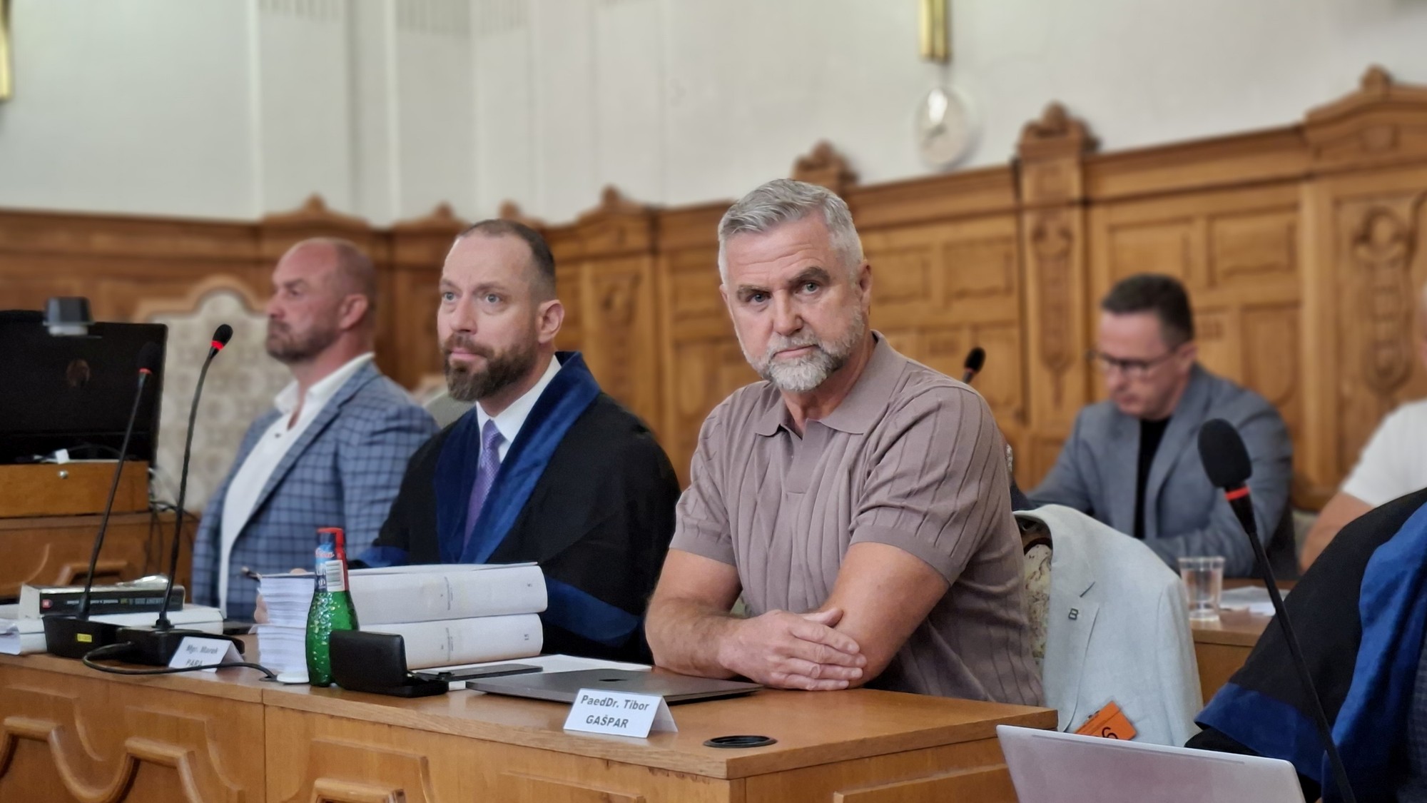 Podpredseda parlamentu Tibor Gašpar na súde.