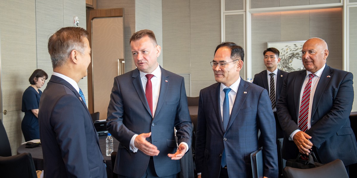 Przez ostatnie trzy dni minister Mariusz Błaszczak przebywał w Korei Południowej, gdzie dogrywał kwestie sprzętu, jaki zakupiła Polska.