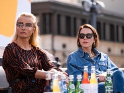 Udana stylizacja to nie kwestia ceny! Piękna Joanna Brodzik w sukience, na którą stać każdą kobietę