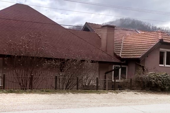 PREMINULI DEČAK ZA 2 MESECA TREBALO DA PROSLAVI ROĐENDAN! Prve slike sa mesta gde je dečak popio otrov misleći da je sok: Ivanjica u SUZAMA (FOTO)