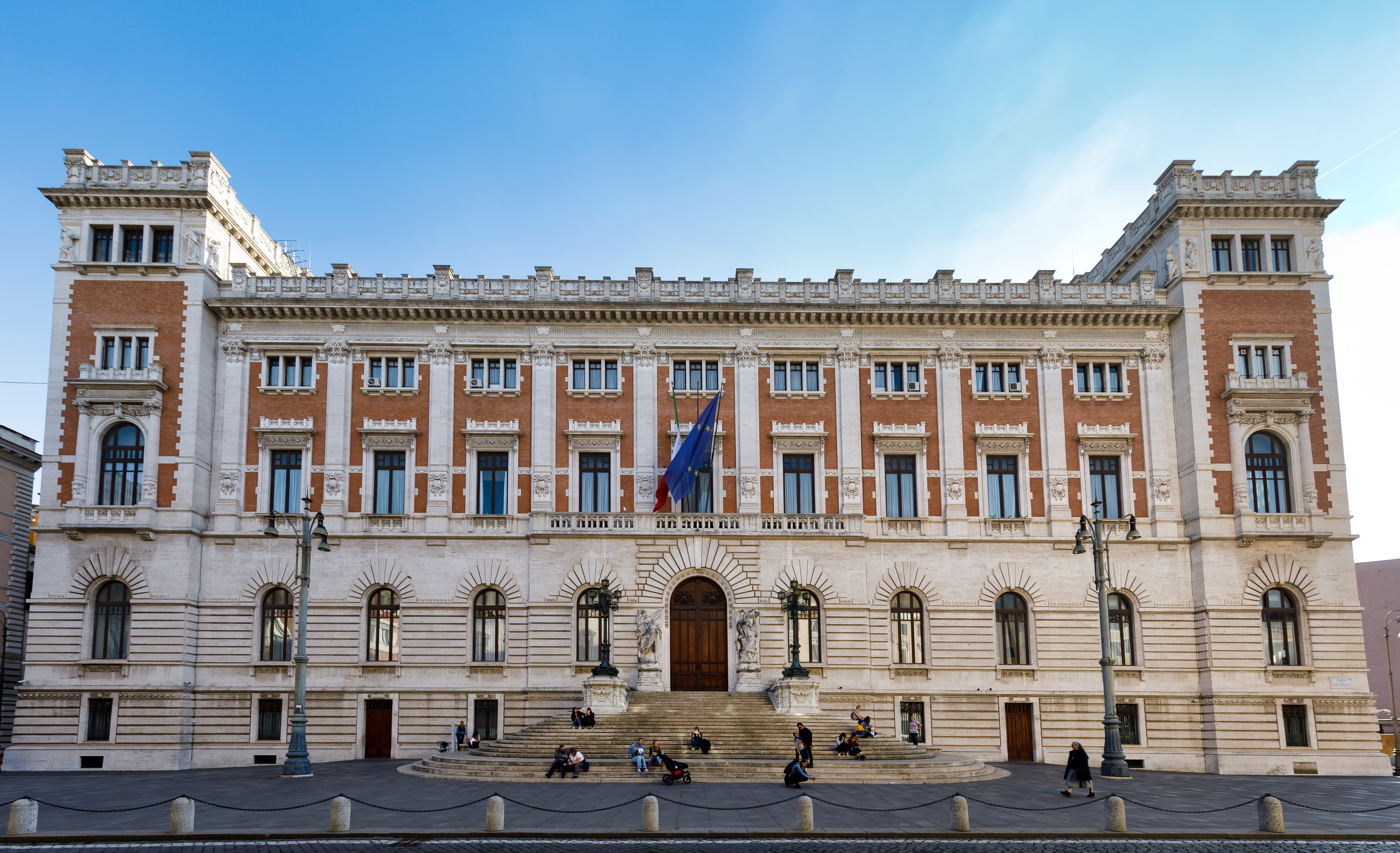 Camera approva trasparenza su società in house da 15 milioni