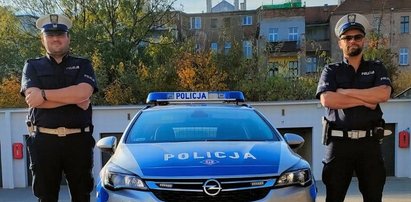 Ci policjanci to bohaterowie. Bez chwili namysłu uratowali z lodowatej rzeki tonącą kobietę