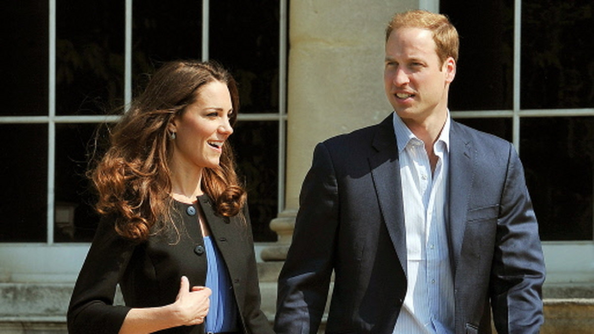 Na ślub księcia Williama i Kate Middleton bardzo szybko zareagowali hakerzy. Pojawiające się w internecie zdjęcia z królewskiego ślubu stanowią linki do stron ze złośliwym kodem i trojanami - poinformowały serwisy technologiczne.