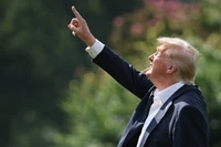 Trump chce pokazać zdjęcia statku kosmicznego obcych. "Nie przypomina żadnego urządzenia znanego ludzkości"