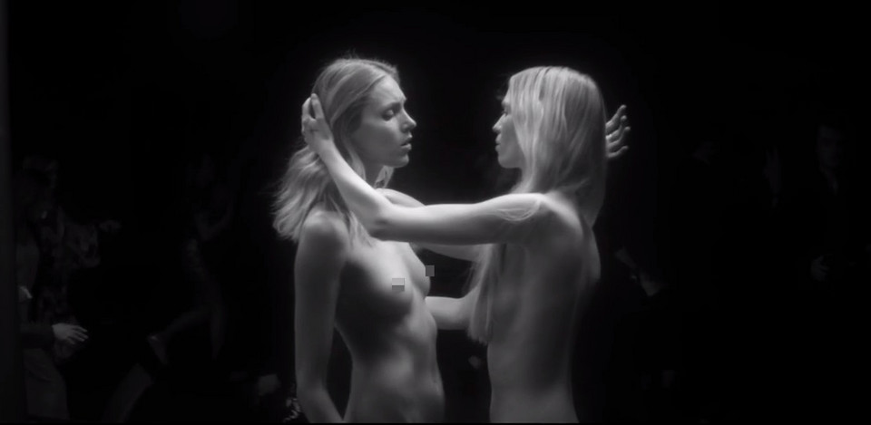 "Lost Me": Anja Rubik w teledysku Mary Komasy