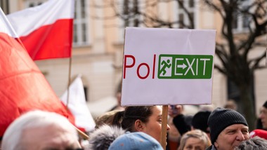 alarmująco wysokie poparcie dla polexitu. gorzej jest tylko we francji