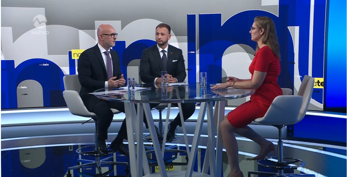 Hosťami boli minister vnútra Matúš Šutaj Eštok (Hlas-SD) a predseda SaS Branislav Gröhling.
