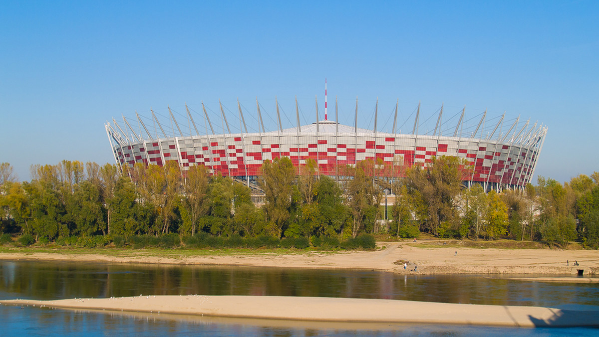Cztery polskie miasta-gospodarze piłkarskich mistrzostw Europy 2012 wydały na organizację tej imprezy w sumie 195 mln zł (bez budowy stadionów). Jednak przychody z turystyki wyniosły łącznie ok. 1,45 mld zł - wynika z raportu firmy doradczej Deloitte.