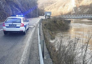 Žena izvučena iz kanjona reke