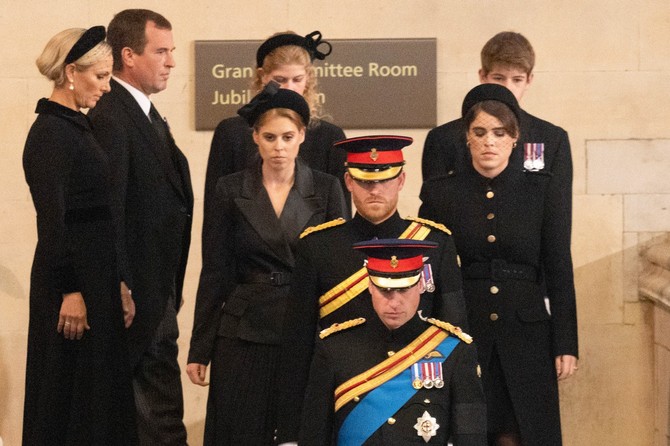 Osmoro unučadi kraljice Elizabete II u Vestminsterskoj opatiji foto:  Ian Vogler/AFP