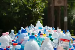 Powstał plastik, który nie traci jakości po recyklingu