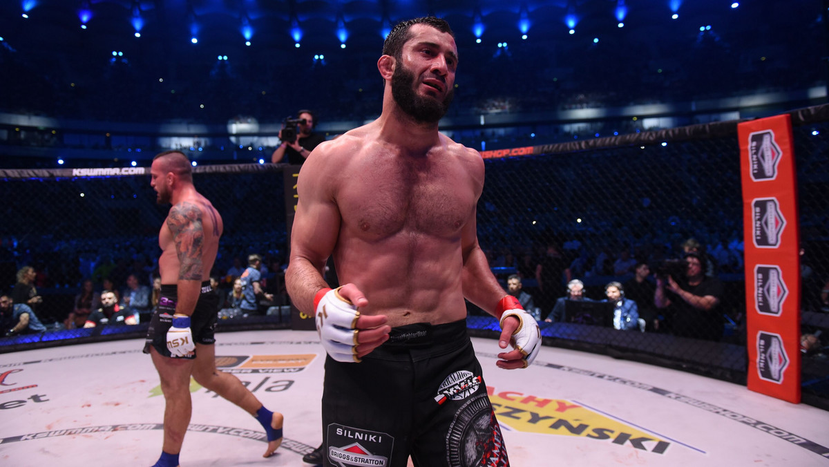 Kilka dni temu powołując się na rosyjski portal sport-express.ru, informowaliśmy, że Mamed Chalidow może zawalczyć na najbliższej gali UFC w Gdańsku. Sam zawodnik szybko zdementował te doniesienia za pośrednictwem Facebooka.