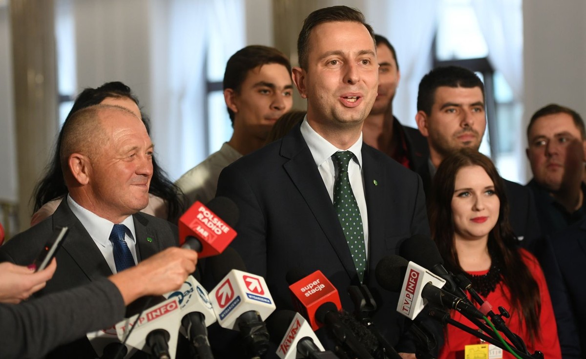 Lider PSL podczas konferencji prasowej w Zgierzu (Łódzkie) zaapelował, by trwający od 2 października i rozlewający się na cały kraj protest lekarzy rezydentów, jak najszybciej został zakończony. "To rząd jest za to odpowiedzialny i musi podjąć wszelkie działania, by rozwiązać ten konflikt" – podkreślił Kosiniak-Kamysz.