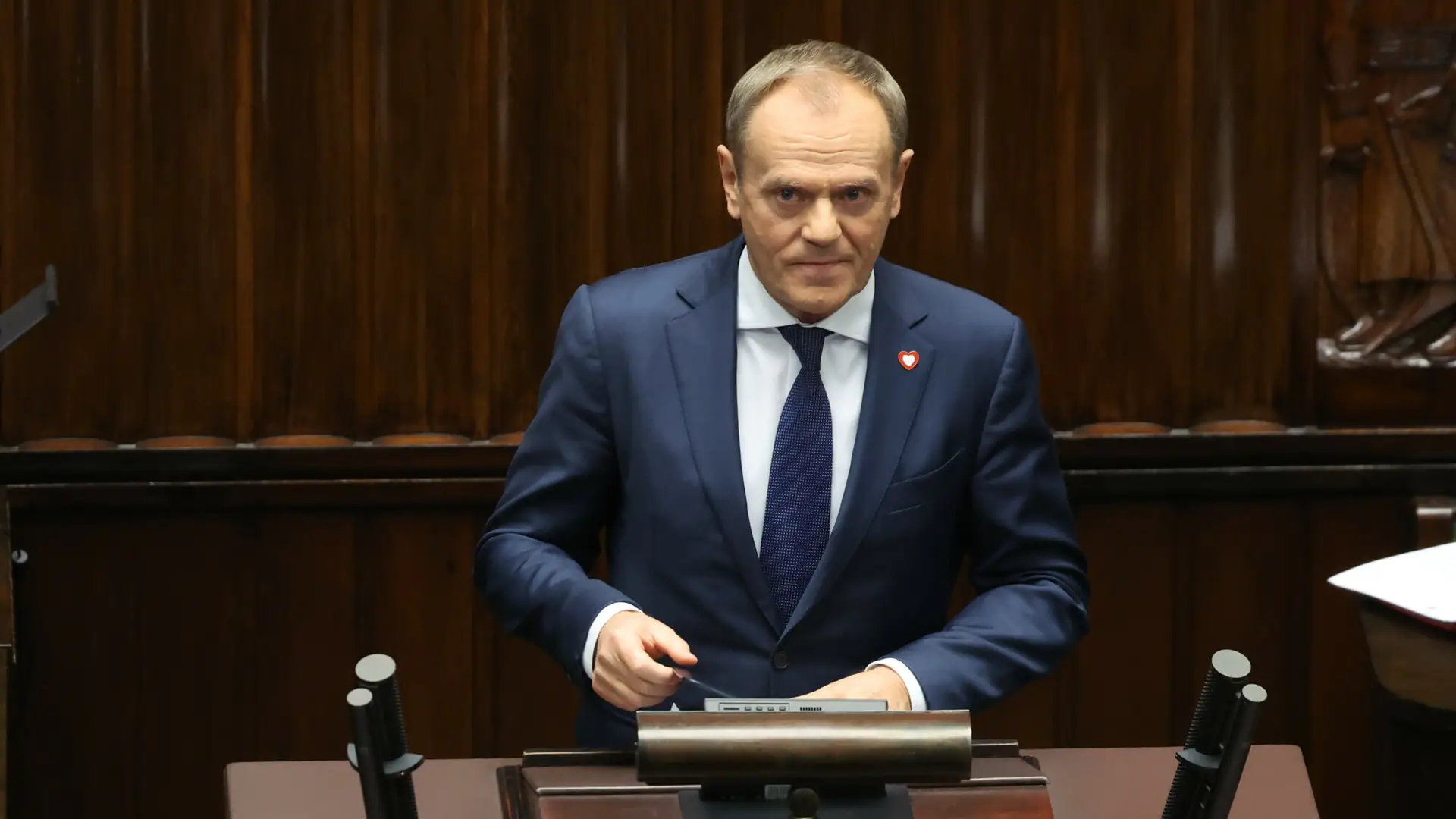 Tusk w exposé wyliczył swoje sukcesy sprzed lat. Nie każdy jest prawdą