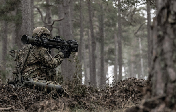 Operator wraz z granatnikiem Carl-Gustaf M4. Zdjęcie: Saab Defence and Security