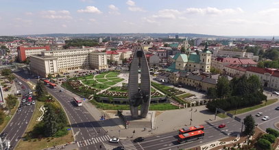 Mieszkańcy Rzeszowa w strachu! Potwierdzono śmierć piątej osoby. W spółdzielniach rozchodzi się ta informacja. Chodzi o trzy punkty