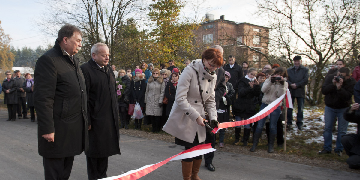 szczekociny droga pomnik