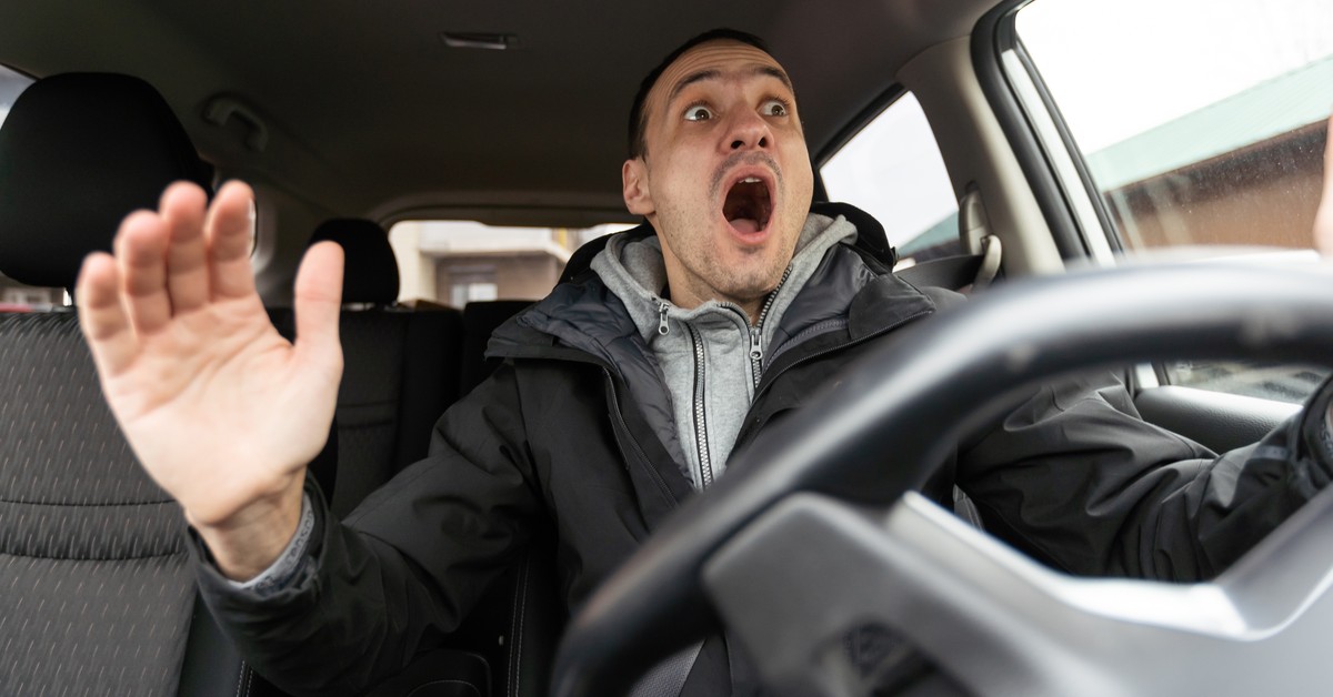 Uderzą w nas zupełnie nowym podatkiem za samochody. Zapłacimy fiskusowi jeszcze więcej. Stanie się to niedługo. Datę już podali