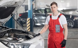 Zarobki sięgają 20 tys. zł brutto. W Polsce dramatycznie brakuje specjalistów z tego zawodu