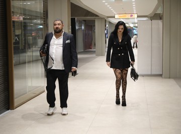 PEVAČ DOBIO OSMO DETE SA OSMOM ŽENOM, A SINA NIJE VIDEO 18 GODINA: Slučajni susret na nastupu u Nemačkoj razneo ga na sitne komade