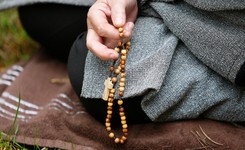 Ks. Lemański skrytykował akcję 'Różaniec do granic'. 'Będzie płacz i zgrzytanie zębów'