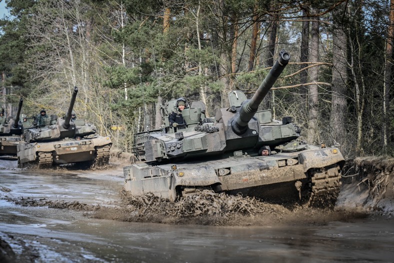 Wojsko Polskie posiada już niemal batalion (58 sztuk) wozów K2. Do końca 2025 roku dostarczone mają być dwa kolejne bataliony.
